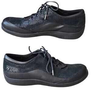 Revere Women's Alberta lace-up sneakers in Black Lizard leather. Sz 43 or 11